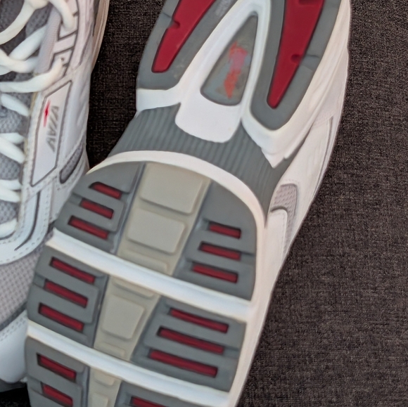 Avia Women's Gray and White Athletic Sneakers New, 9 - Picture 4 of 4